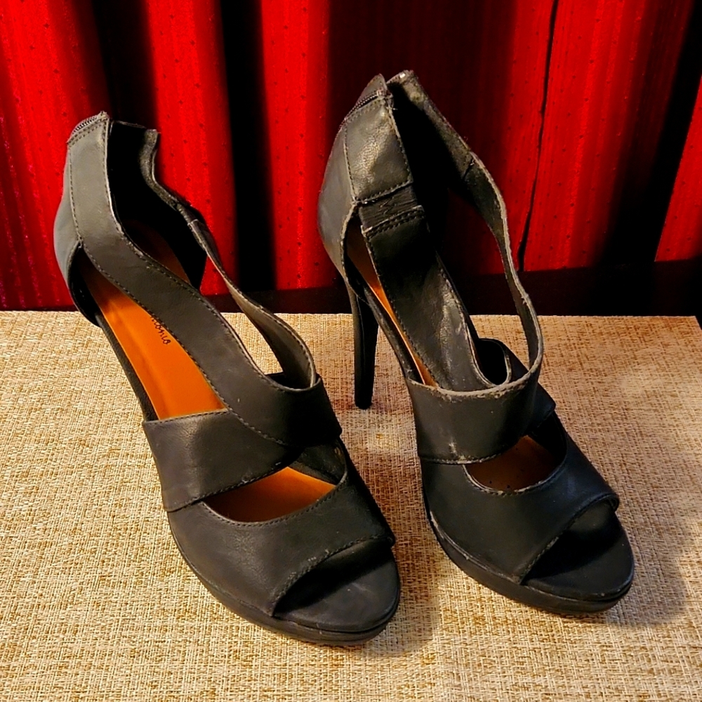 Michael Antonio size 9 shoes
